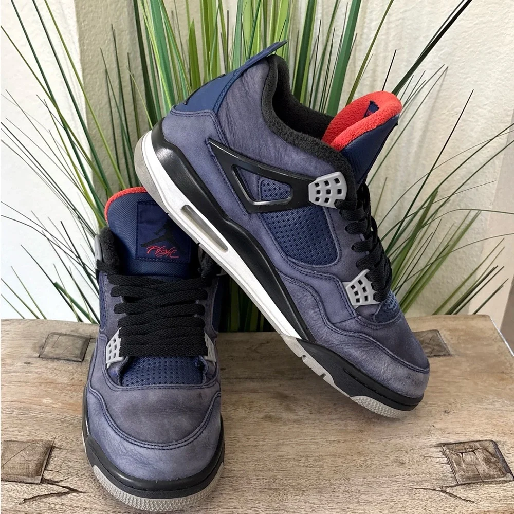 Jordan 4 Retro Winter Loyal Blue Sneakers